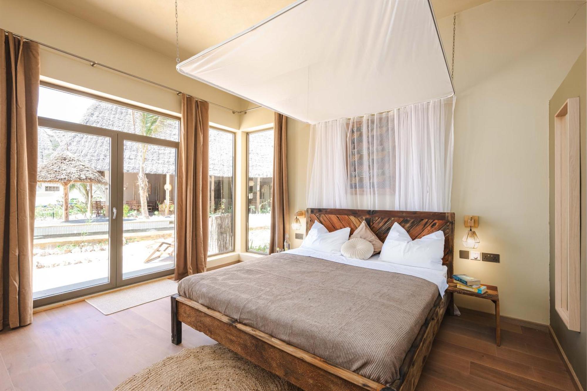 Hotel Clove Island Essence &